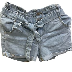 Women's High-Rise  Paperbag Denim Shorts  Ribbon Front Light Wash  Size Small..